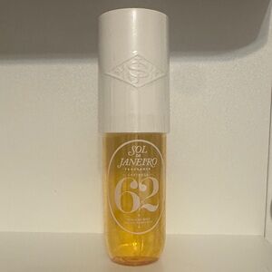 Sol de Janeiro Cheirosa 62 Mist in White and Yellow